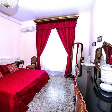 Well Come - Santa Lucia Naples Luaran gambar